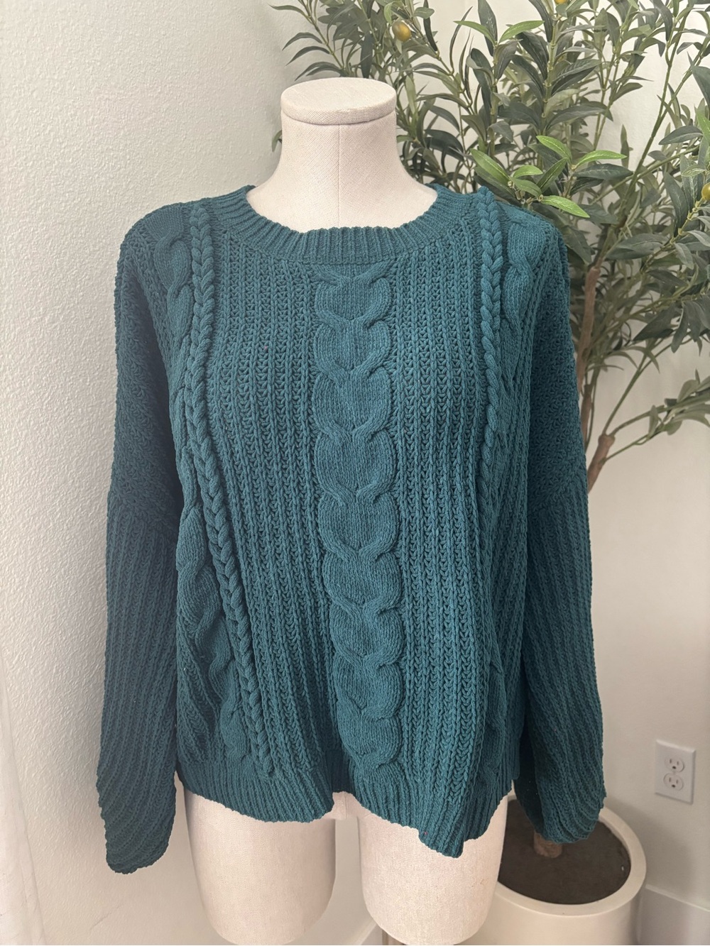 Universal Thread Teal Cable Knit Crewneck Sweater - Women's Cozy Pullover